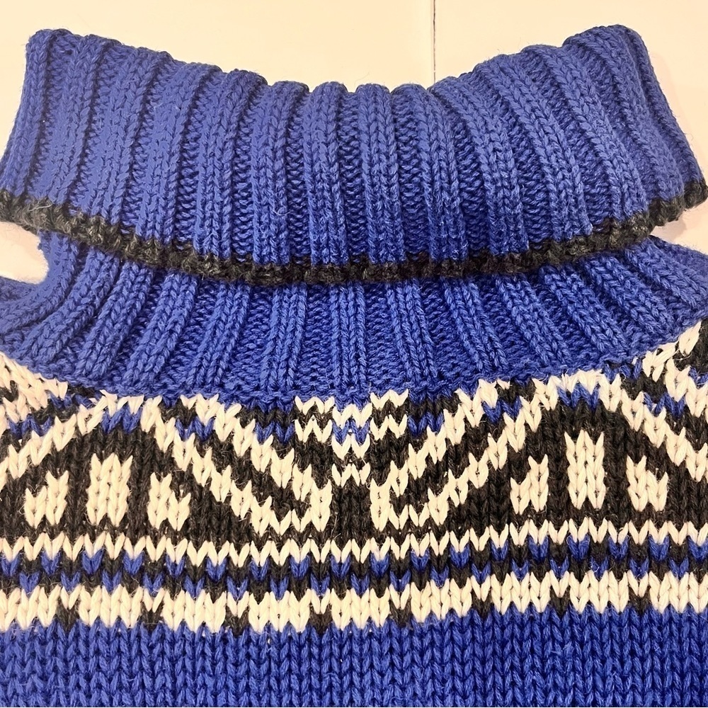 Vintage Women’s Sweater Turtleneck M Petite Ski Fair-isle Blue Black white 90’s - Picture 2 of 8
